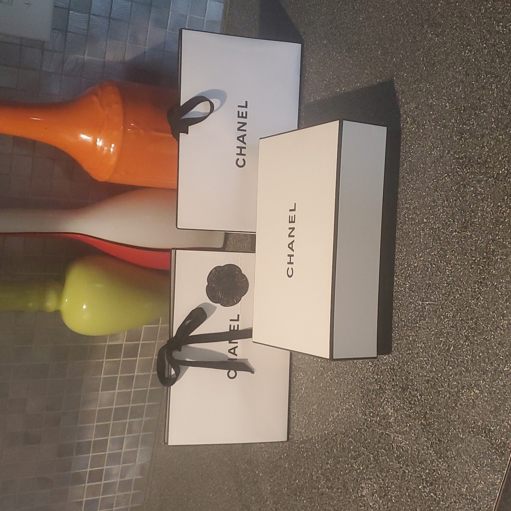 Chanel White Gift Boxes - Picture 1 of 14
